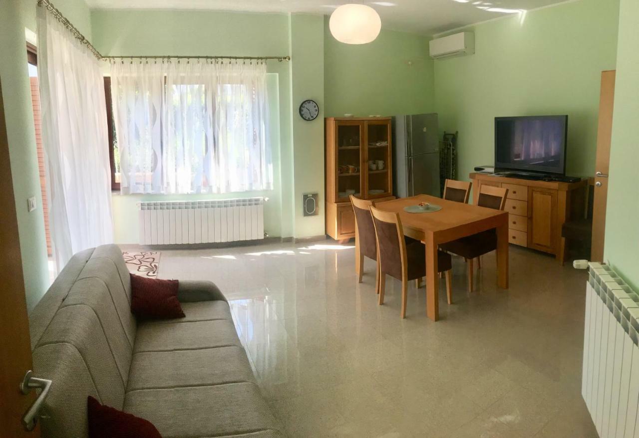 Stoja Apartment Pula Bagian luar foto